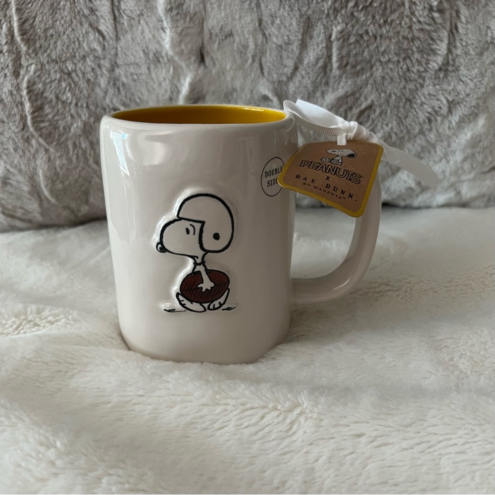 Snoopy Football Mug NWT - Picture 2 of 6